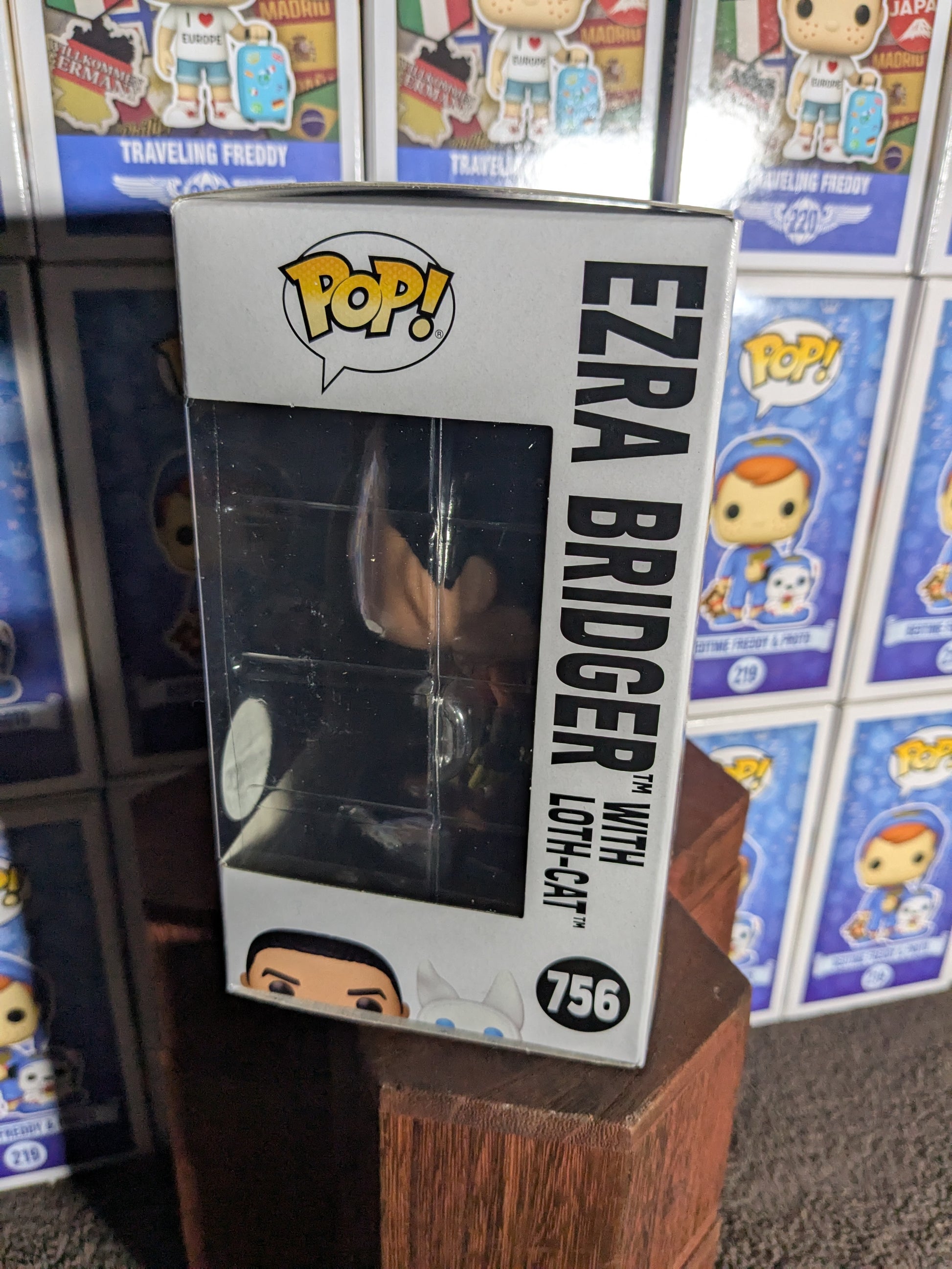 Funko pop 756 : Ezra Bridger with Loth-Cat - CapyToys