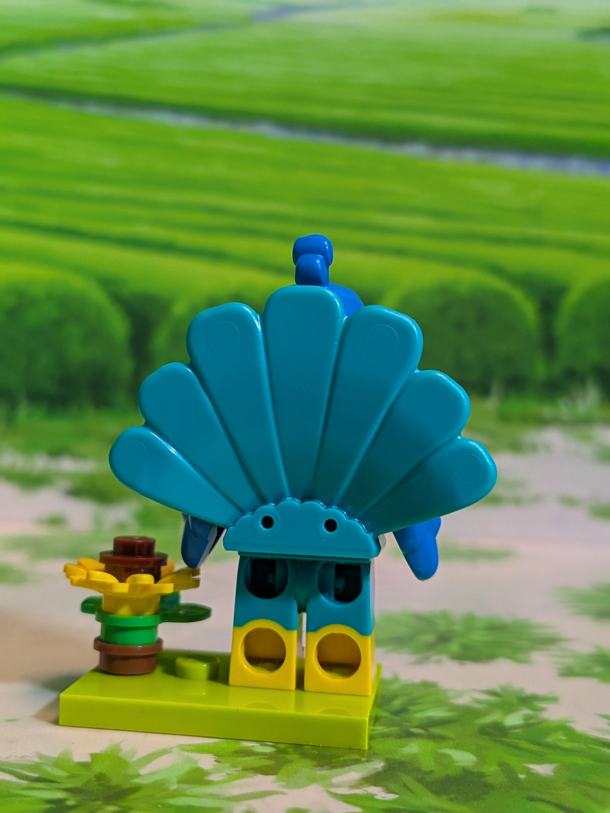 LEGO Minifigures - Peacock Costume Fan