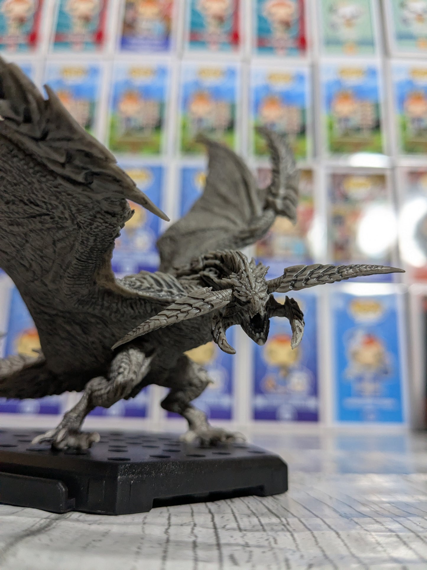 Capcom Figure Builder - CFB Vol. 27 - Monster Hunter Wilds - Rey Dau (Stone Version) - env. 11cm