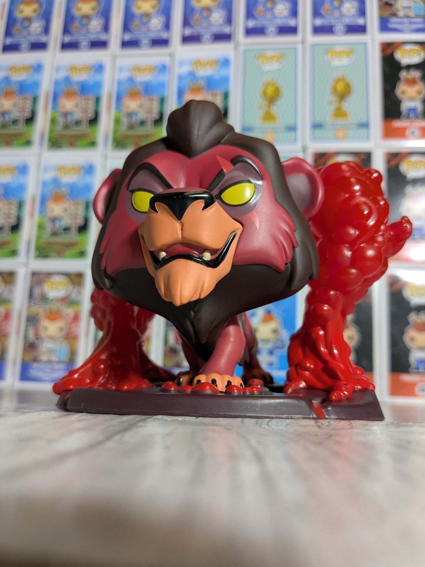 Funko pop 544 : Scar with Flames (Chase / Destroyed Box/ Plastic)