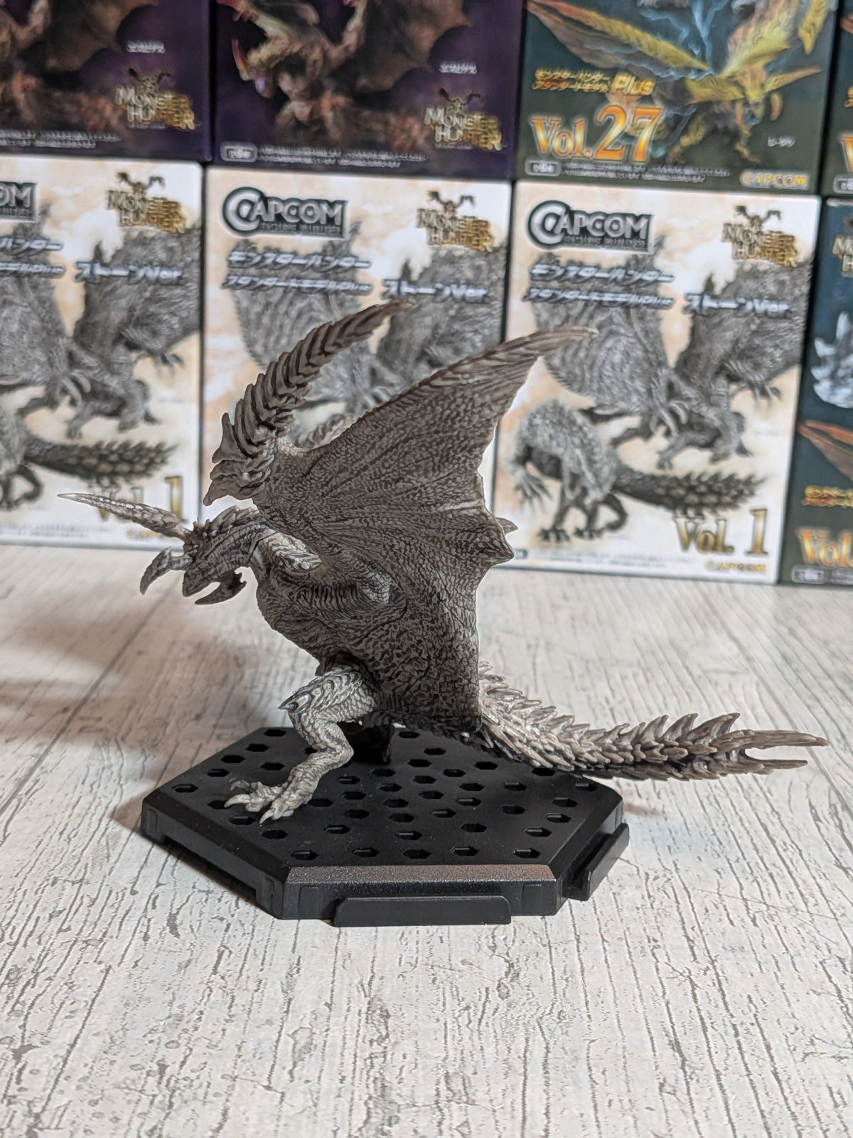 Capcom Figure Builder - CFB Vol. 27 - Monster Hunter Wilds - Rey Dau (Stone Version) - (~11cm)