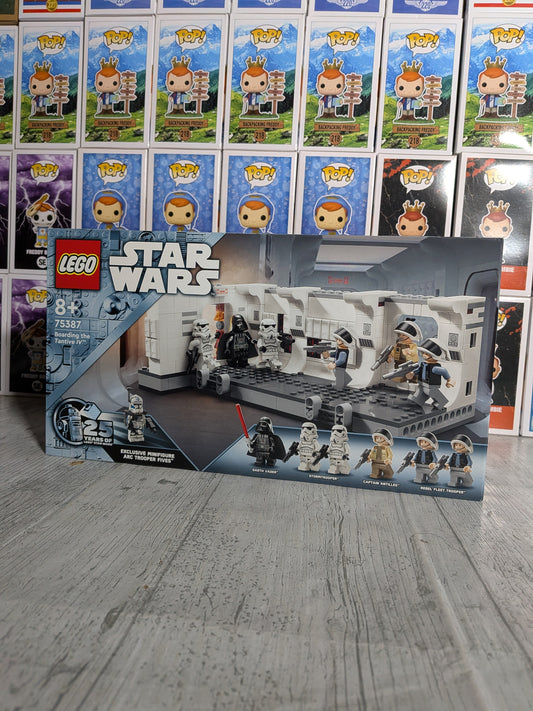 LEGO Star Wars #75387 - Boarding the Tentive IV