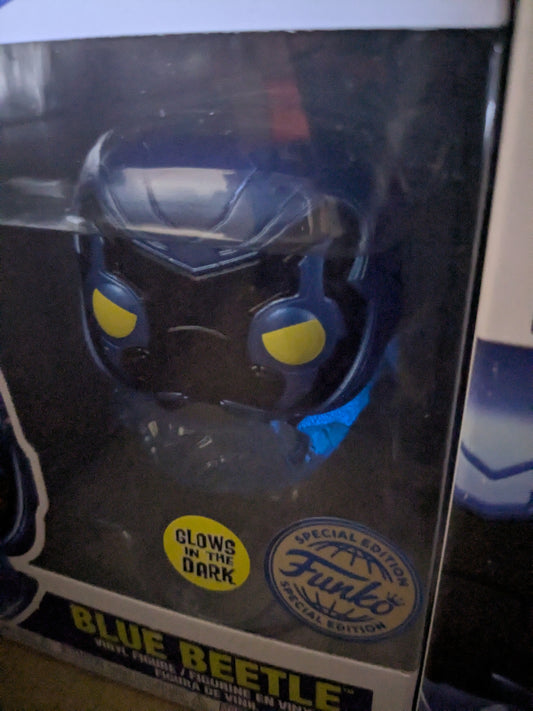 Funko pop 1407 : Blue Beetle (Glow)