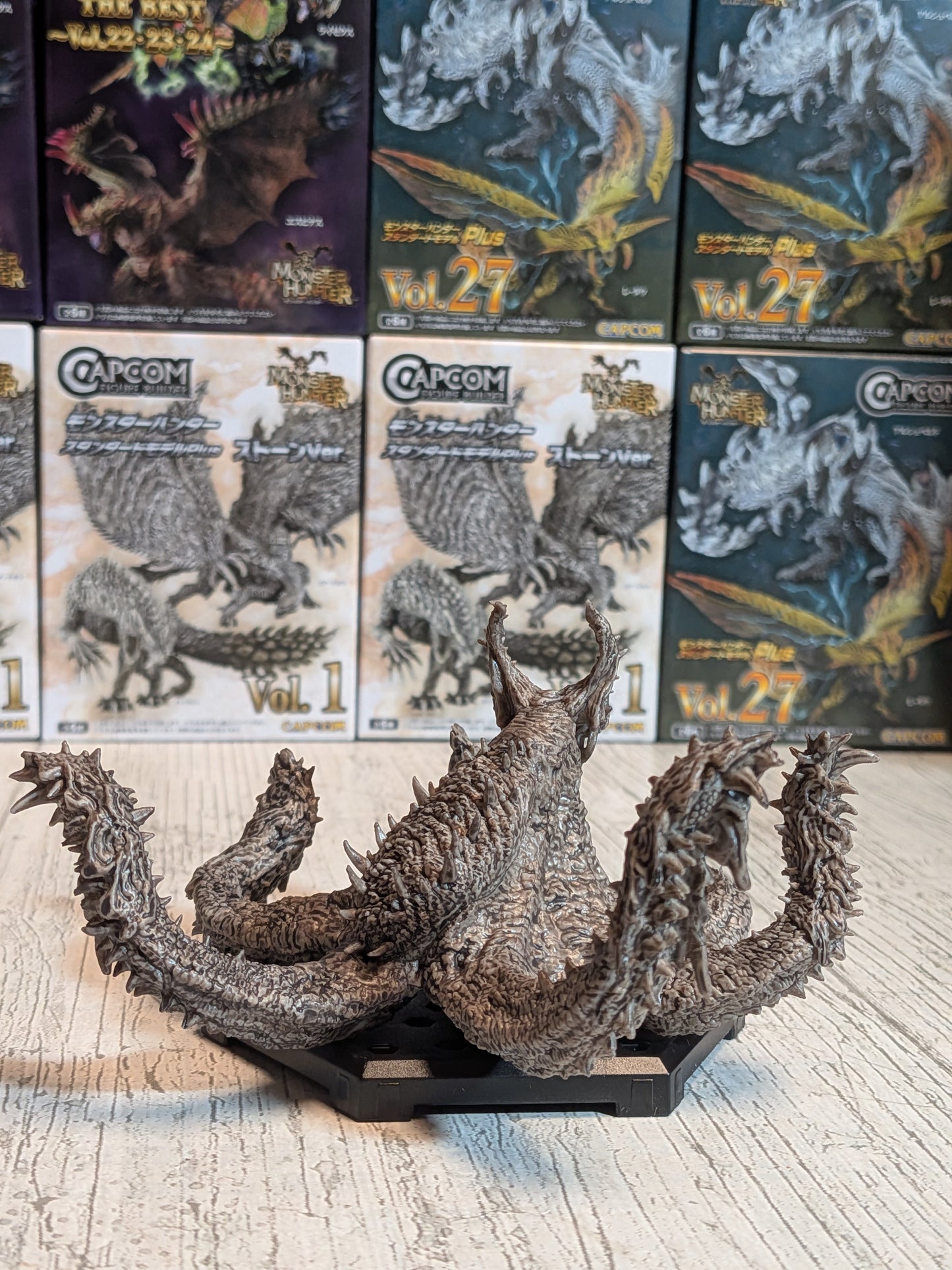 Capcom Figure Builder - CFB Vol. 29 - Monster Hunter Wilds - Nu Udra (Stone Version) - (~12cm)