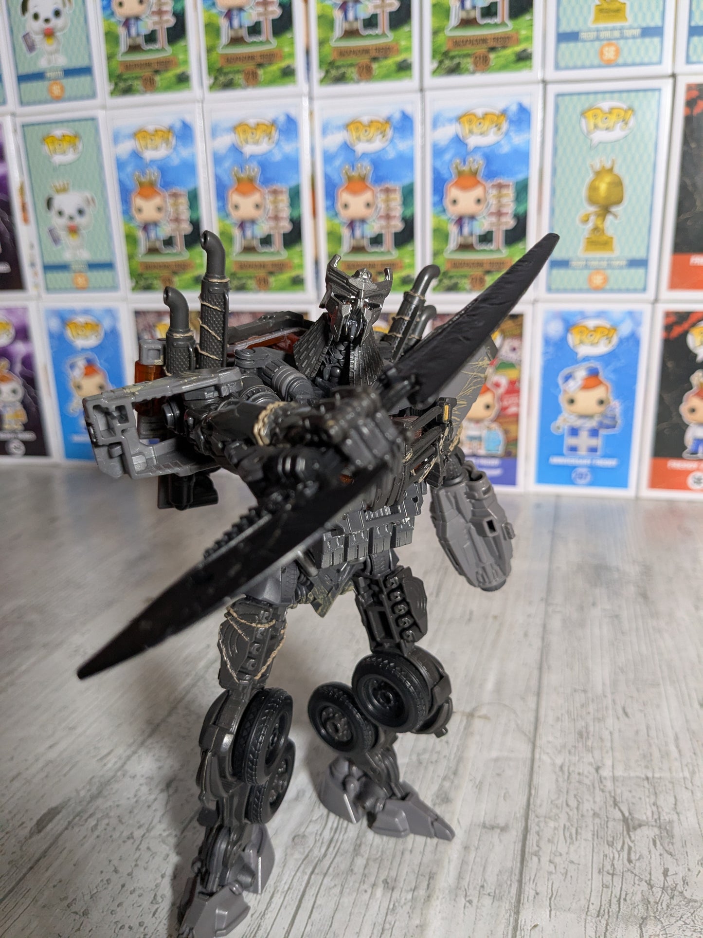 Studio Series 101 : Scourge