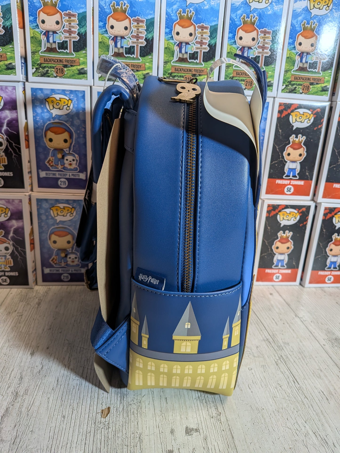 Loungefly - Harry Potter Hogwarts Schloss Mini Rucksack & Funko Pop 15 - Albus Dumbledore (Golden) 🪄