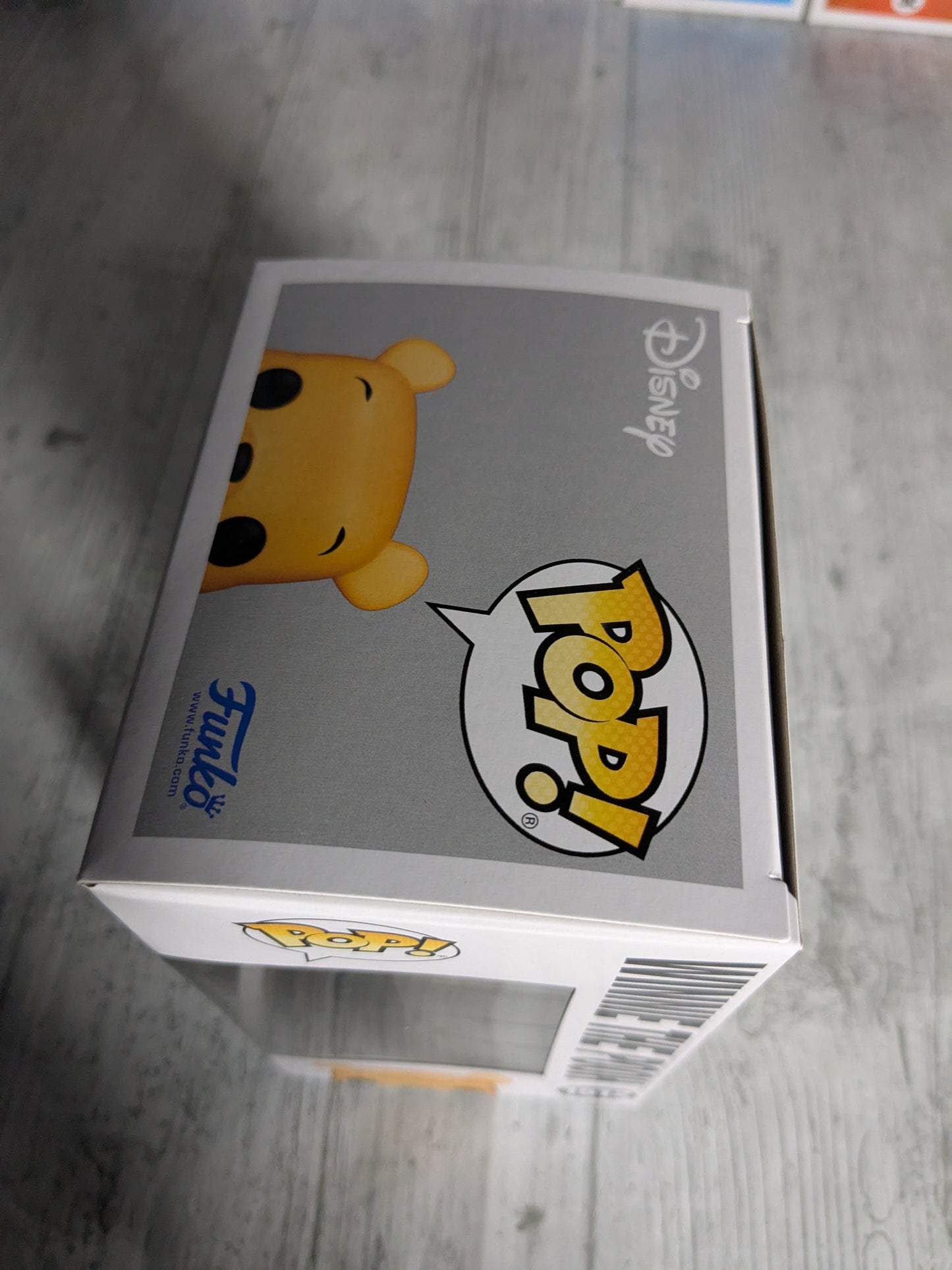 Funko pop 1512 : Winnie the Pooh (Flocked / Damaged Box)