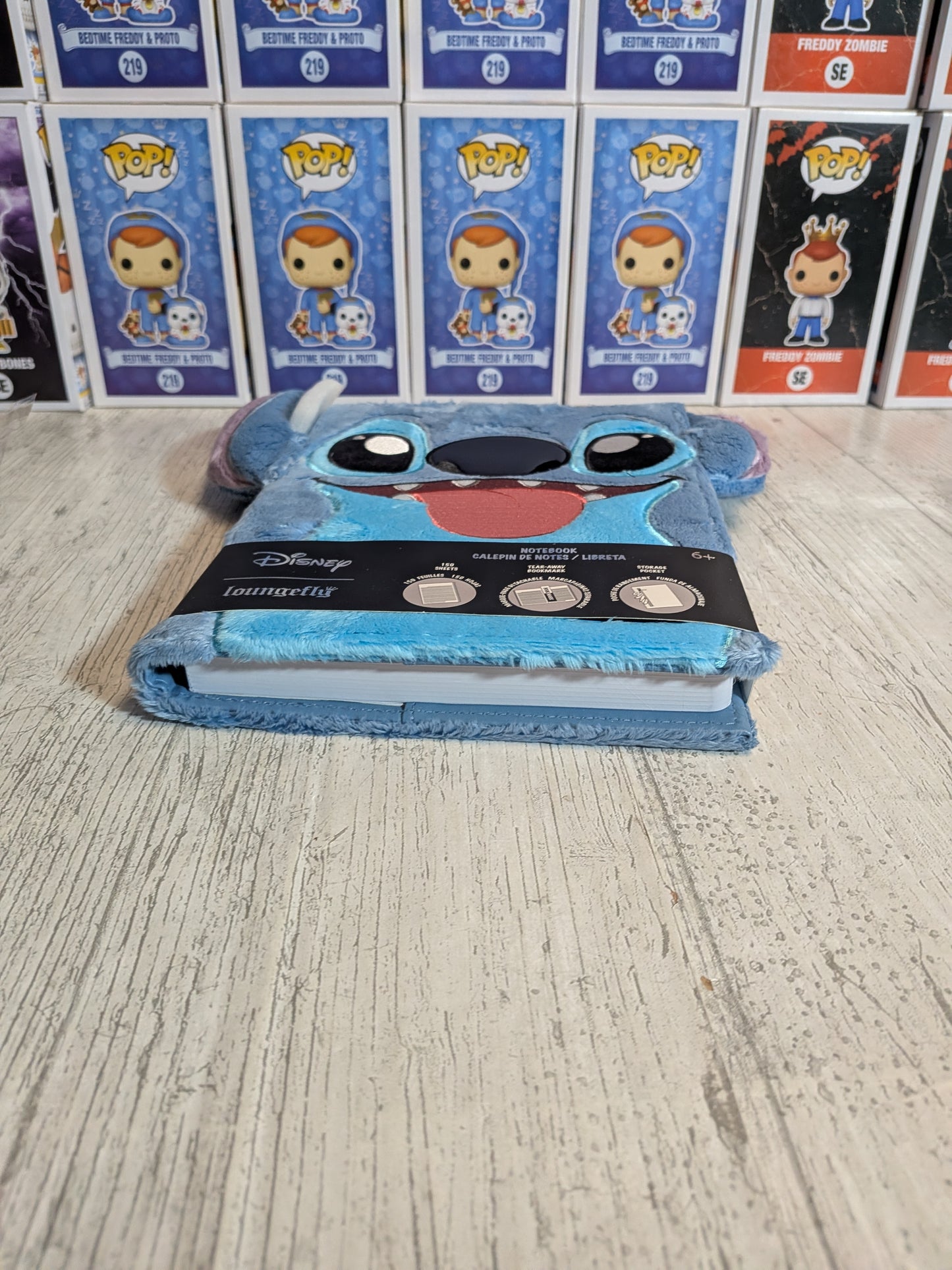 Loungefly Disney - Stitch Plüsch-Sherpa Cosplay Nachfüllbares Notizbuch
