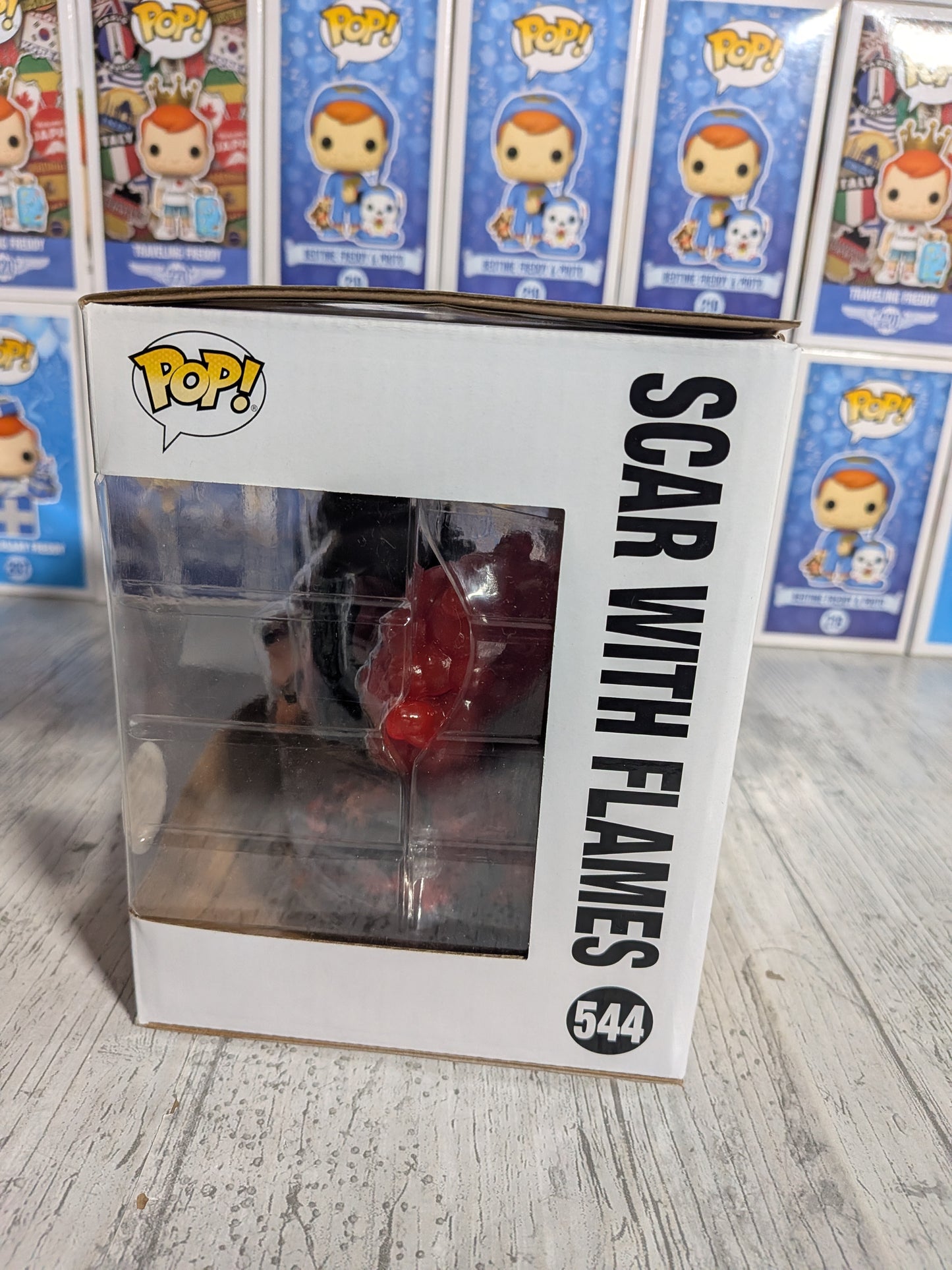 Funko Pop Disney Der König der Löwen #544 - Scar mit Flammen (Chase / Zerstörte Box / Plastik)