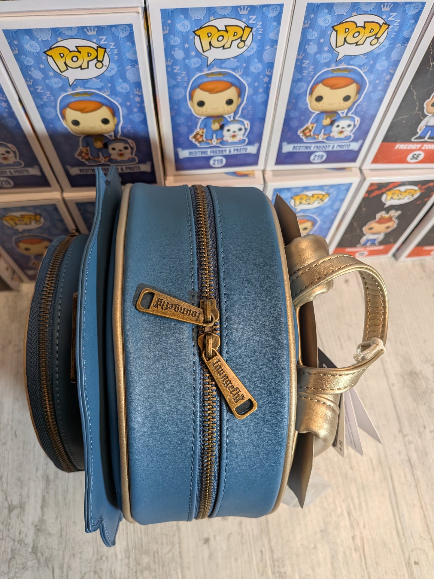 Loungefly - Harry Potter Hogwarts Schloss Cameo Lentikular Mini-Rucksack ✨