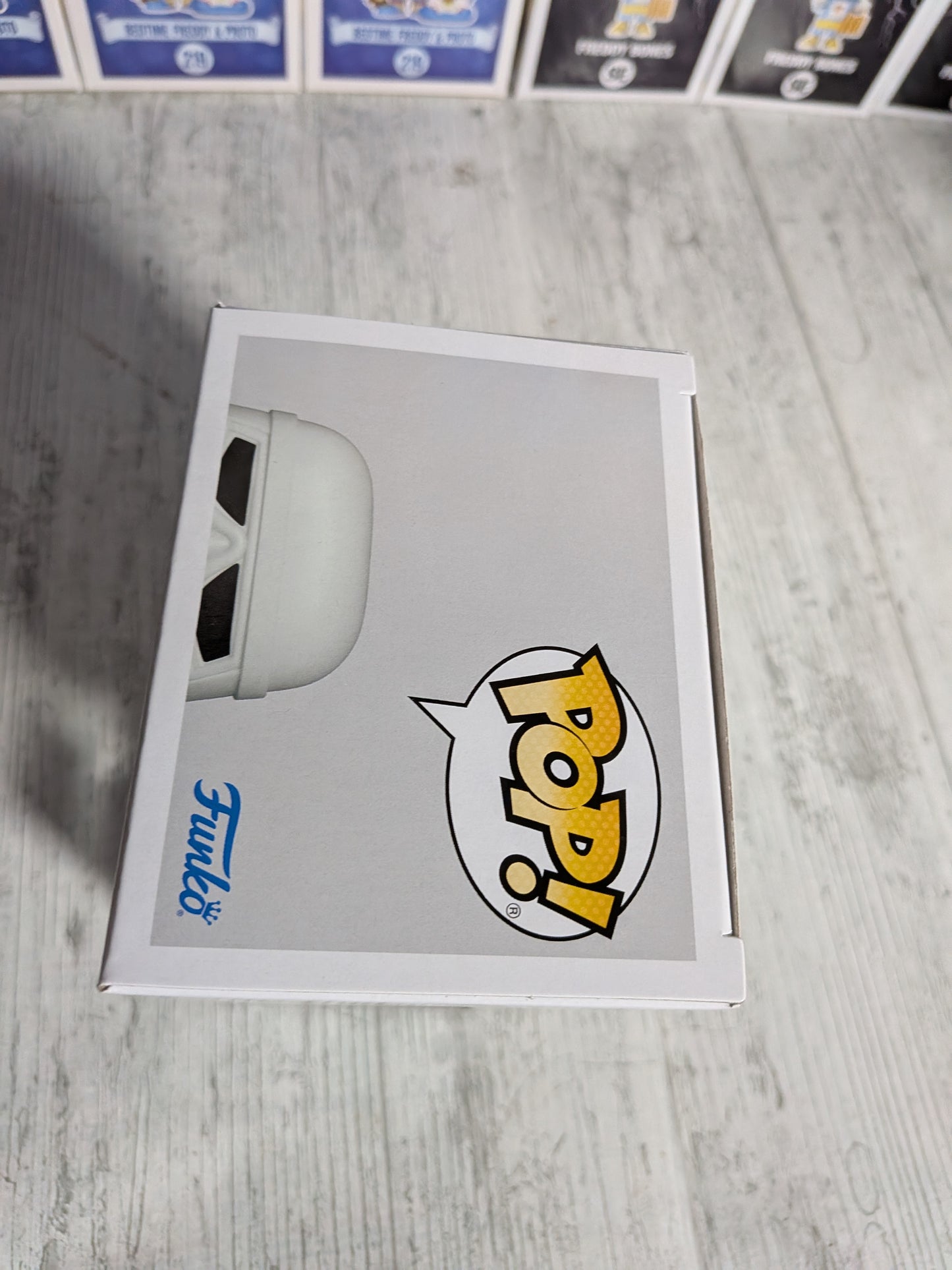Funko Pop Star Wars #826 - Snowtrooper dell'Impero in Ritiro (9500 pezzi)