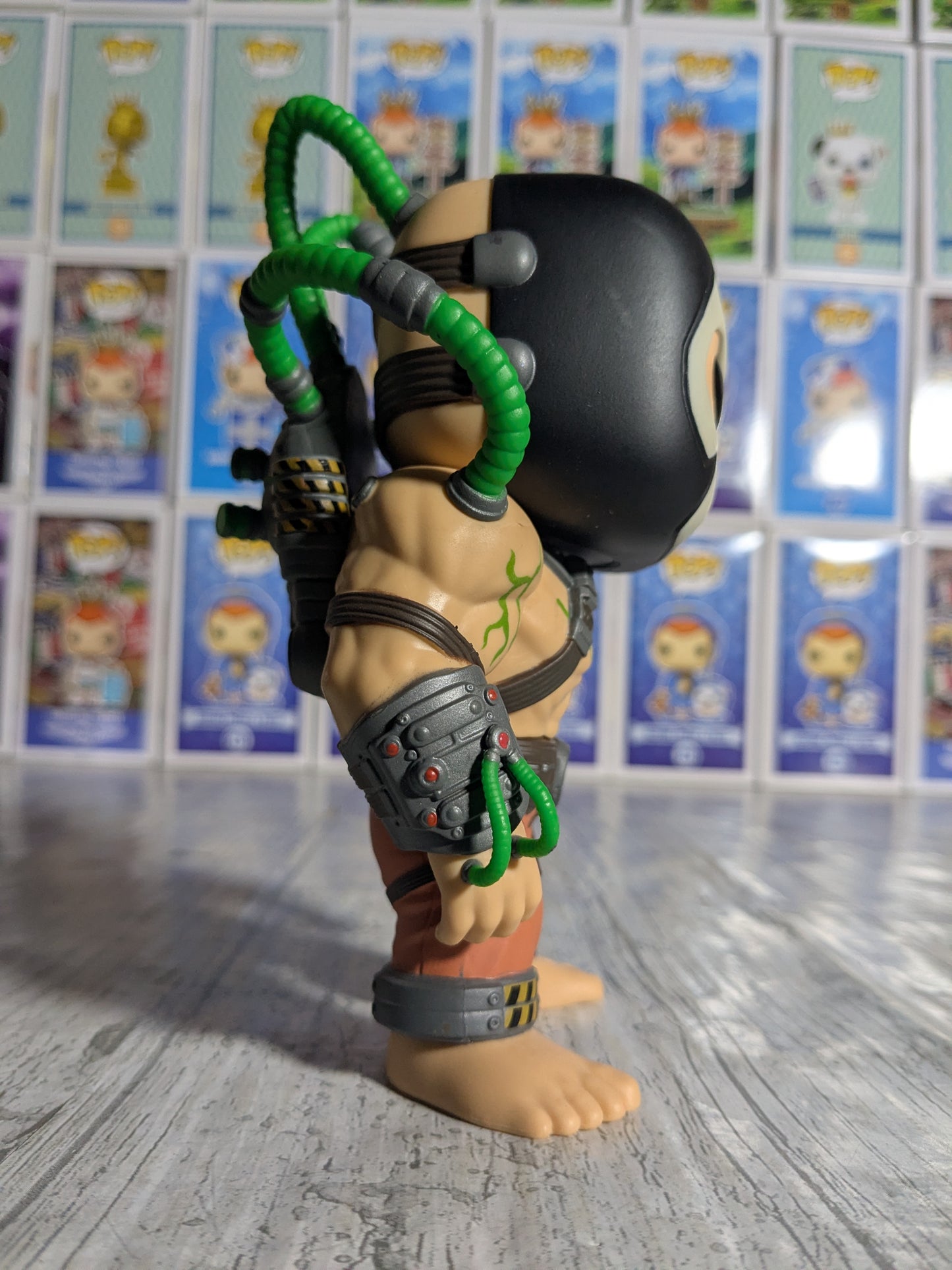 Funko pop Heroes #532 - Bane (GameStop Exclusive/ Glow in The Dark/ Damaged Box/ Damaged Plastic/ Opened)