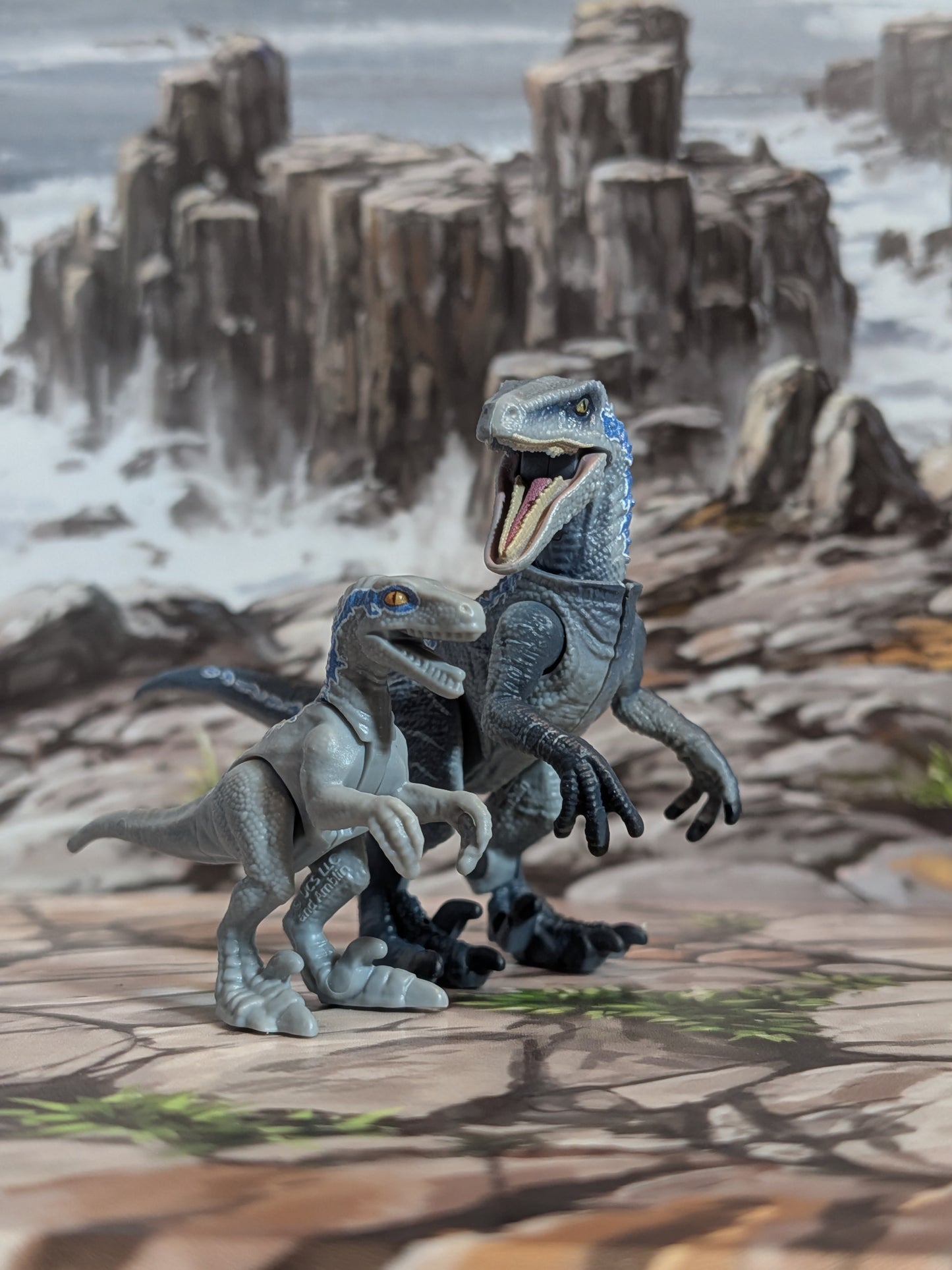 Blokees - Jurassic World Terraventure Ts01 - Velociraptor (Blue with baby) (~9cm)