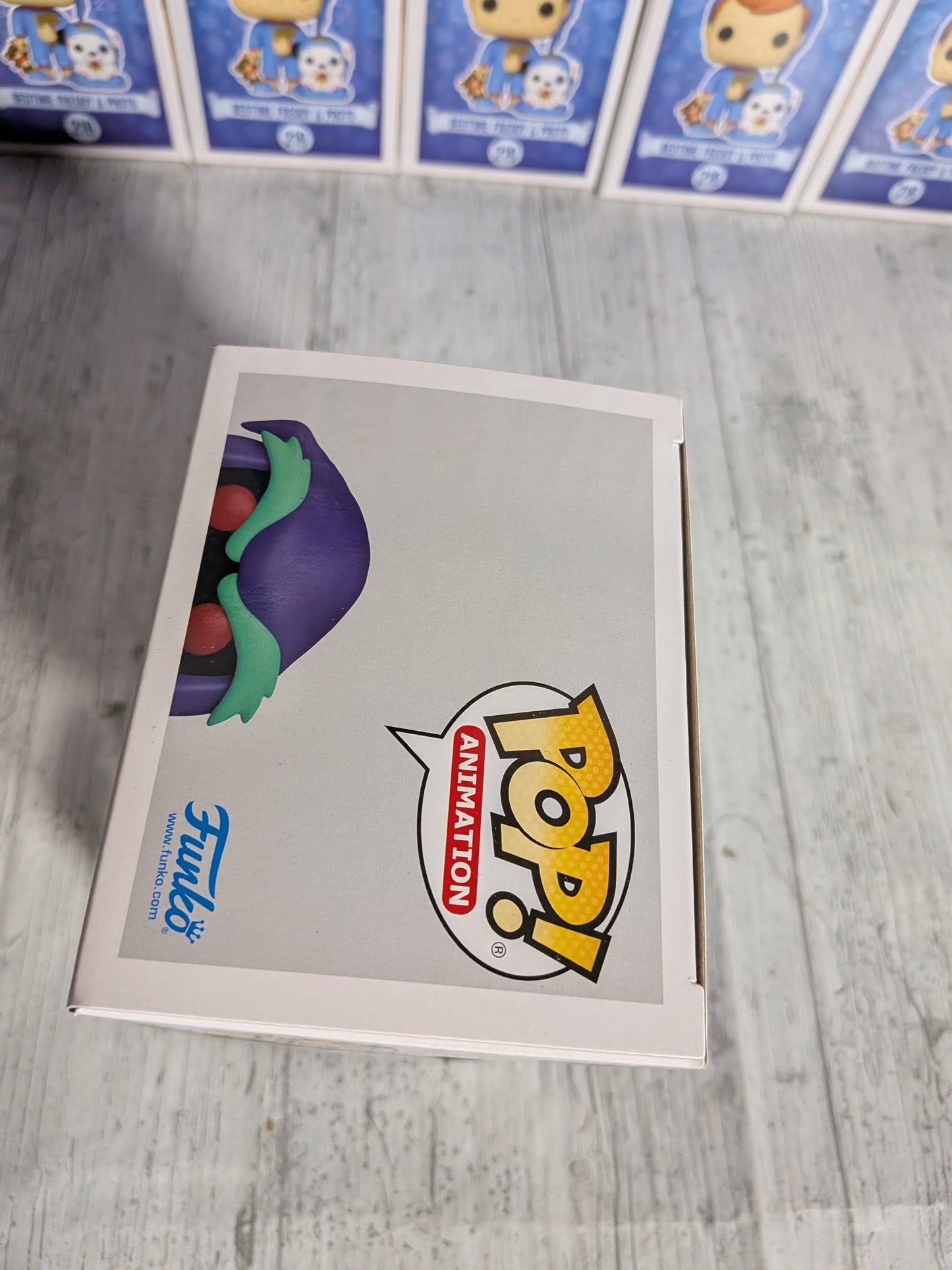 Funko Pop Glücksbärchis #1416 – Herzdämon mit Buch (FC2023)