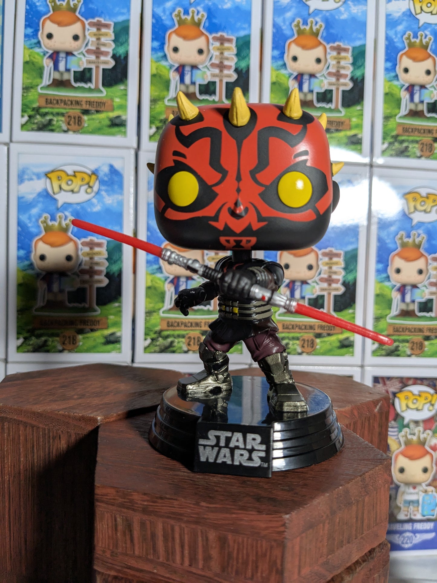 Funko pop : Darth Maul & Gar Saxon (Glow/Damaged Box/Opened)