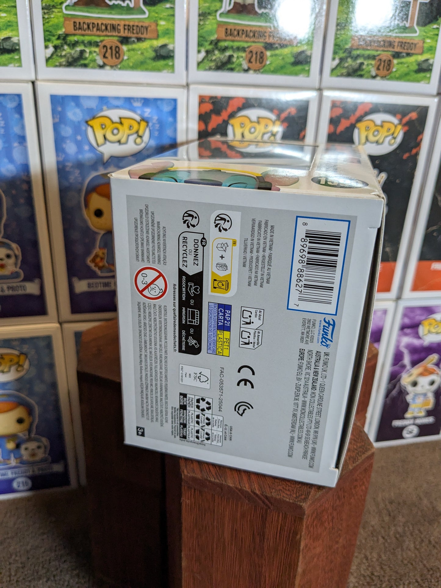 Funko pop 1590 : Stitch with Headphones (Supreme/9500PCS)
