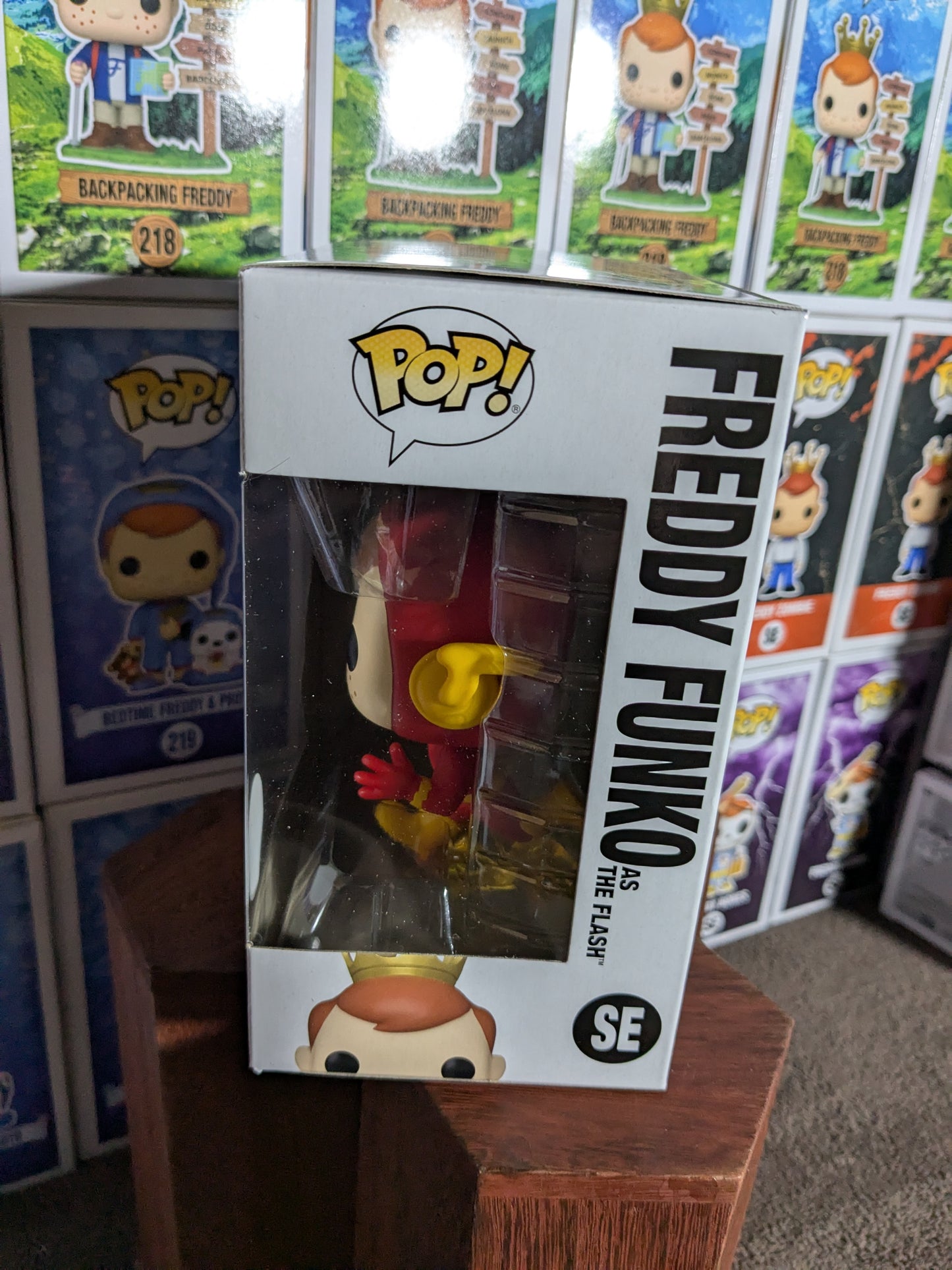 Funko pop SE : Freddy Funko as The Flash Bundle