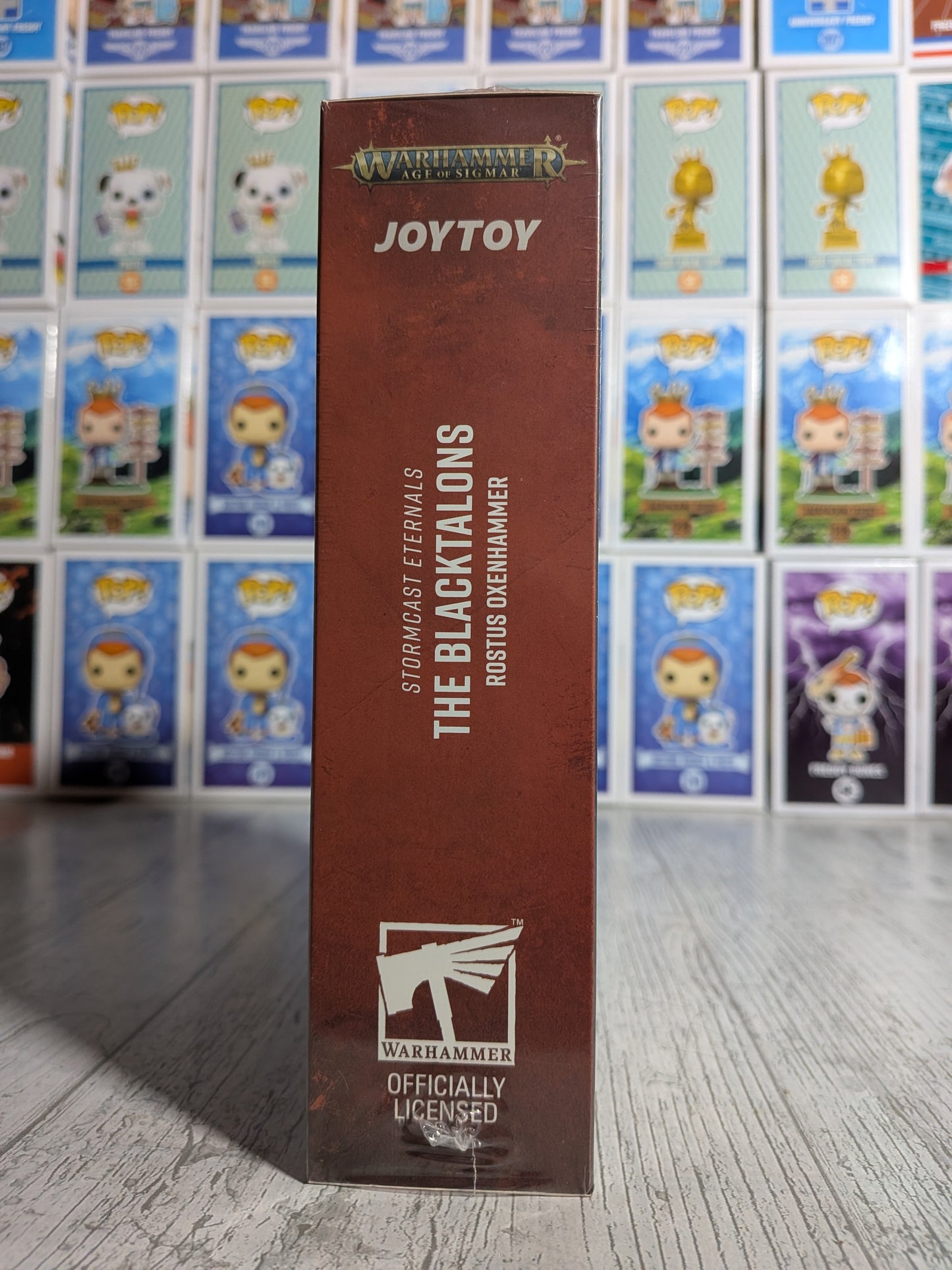 JoyToy Warhammer Age of Sigmar - Stormcast Eternals Die Schwarzklingen Rostus Oxenhammer (13,6cm)