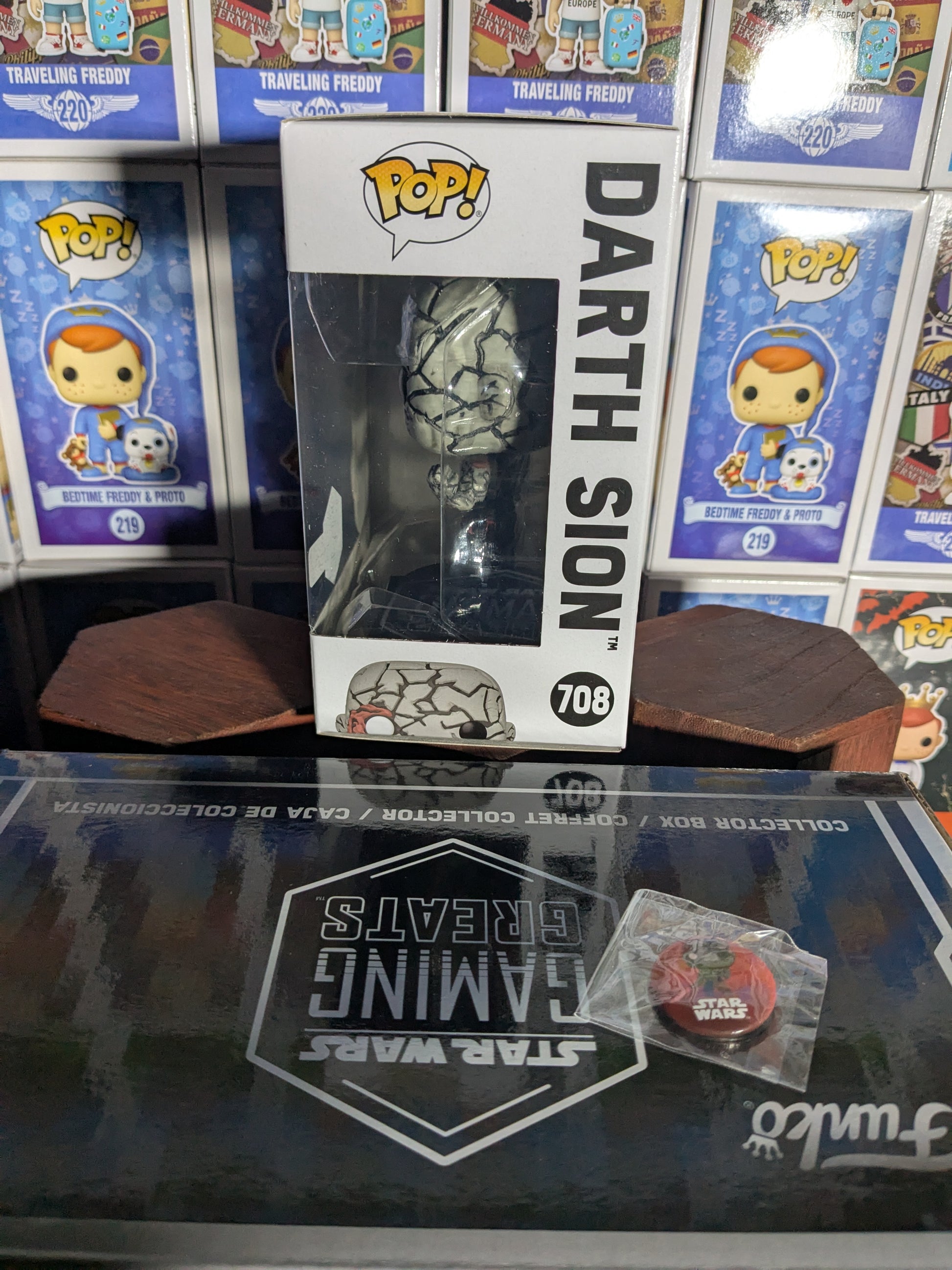 Funko pop : Star Wars Knight of the Old Republic Collector Box (GameStop/Opened Box) - CapyToys
