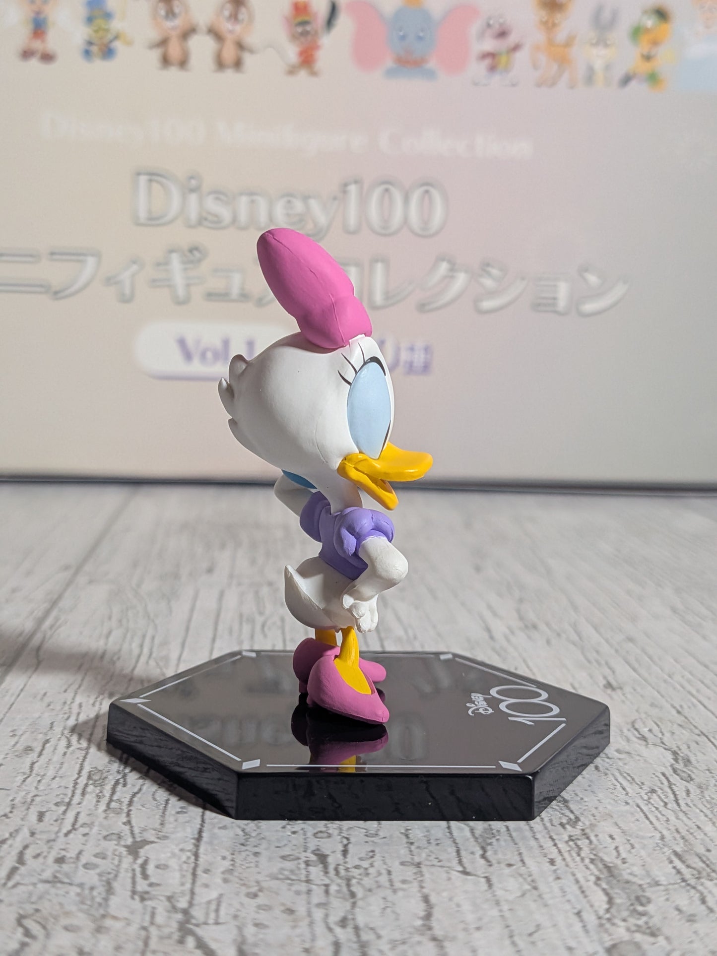 eStream Disney 100 Mini Figure Collection Vol.1 - Daisy Duck