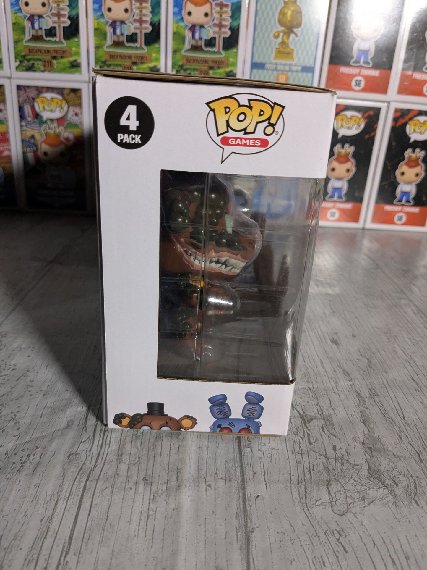 Funko pop : Twisted Freddy / Twisted Bonnie / Twisted Wolf / Twisted Chica (glow)