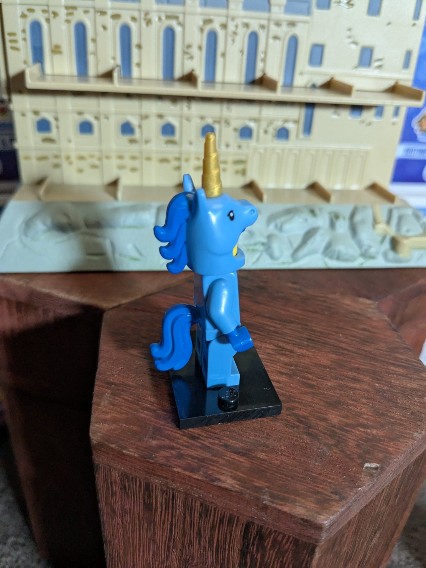 Lego Minifigures : Unicorn Guy