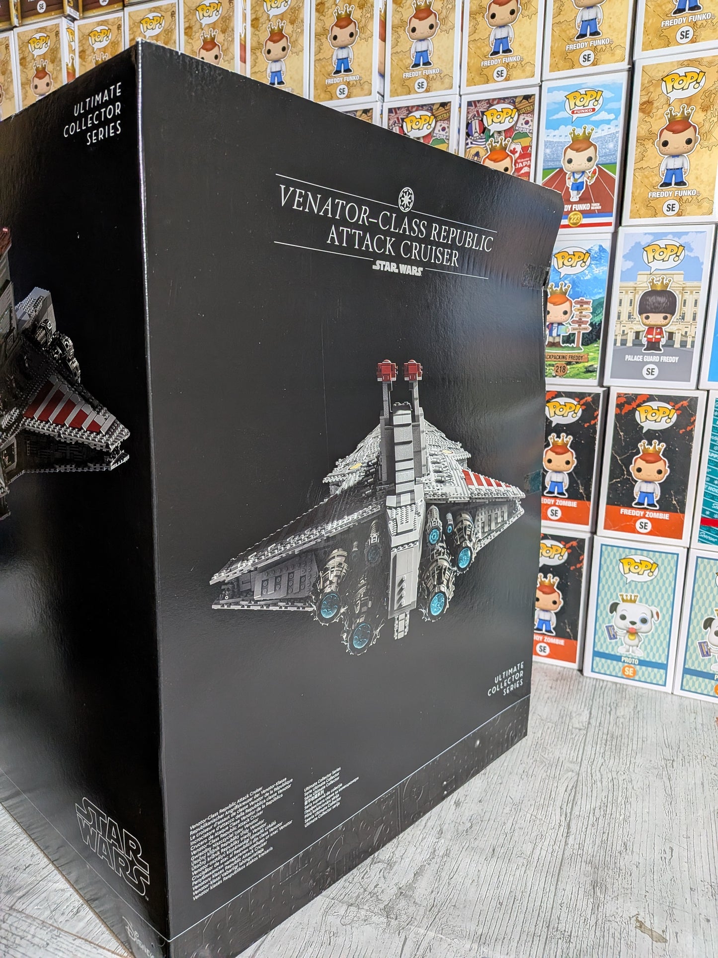 LEGO Star Wars #75367 - Venator-Class Republic Attack Cruiser (Beschädigter Karton)