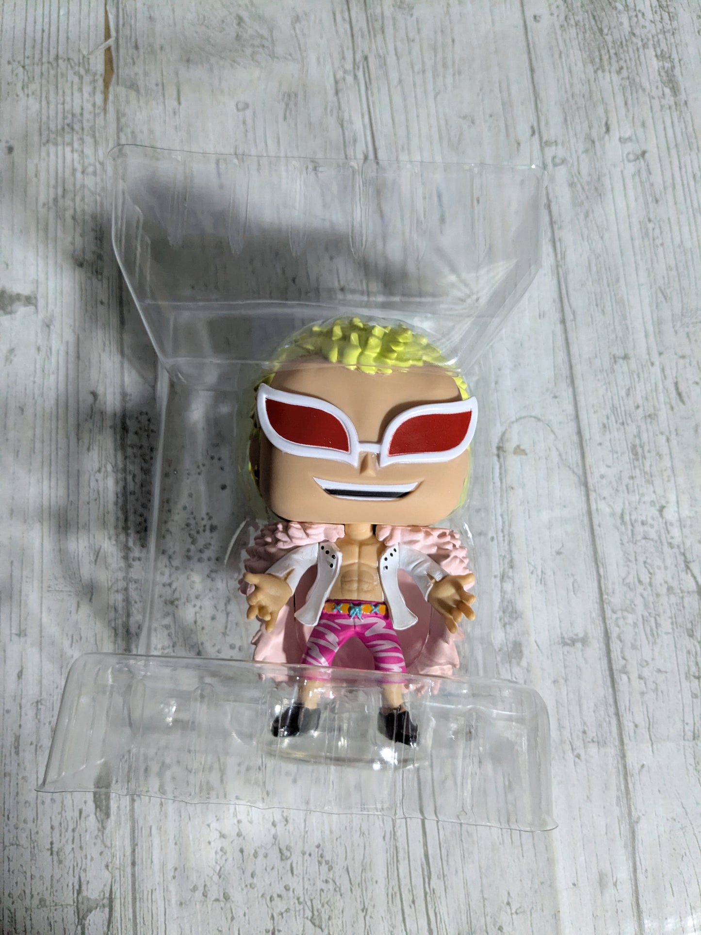 Funko pop 400 : Donquixote Doflamingo (Opened/Damaged Box)