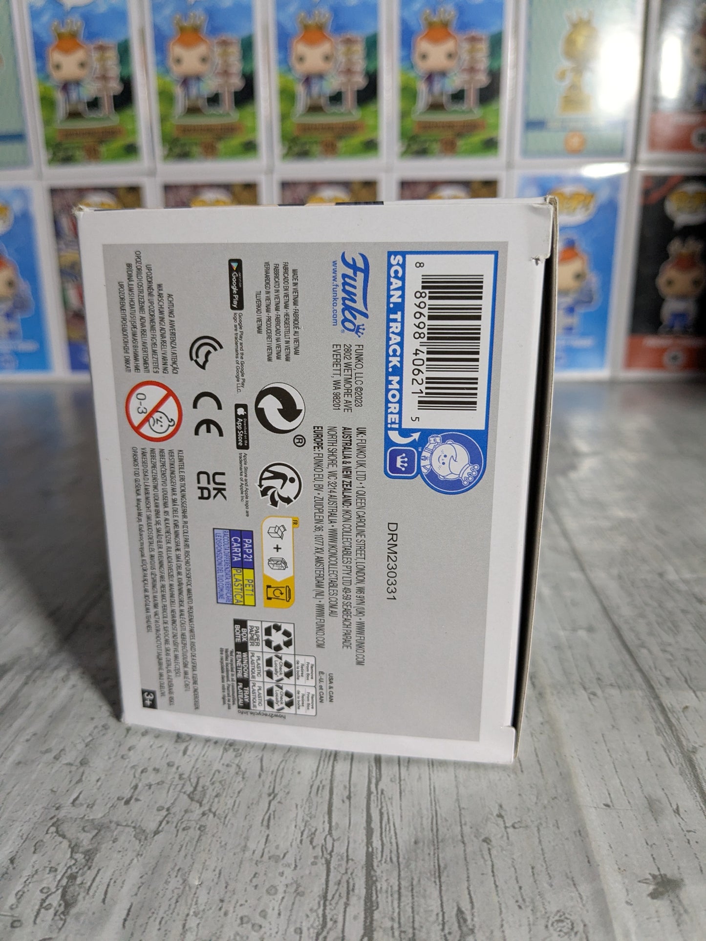 Funko pop 875 : Inosuke Hashibira (Flocked Chase/Damaged Box)
