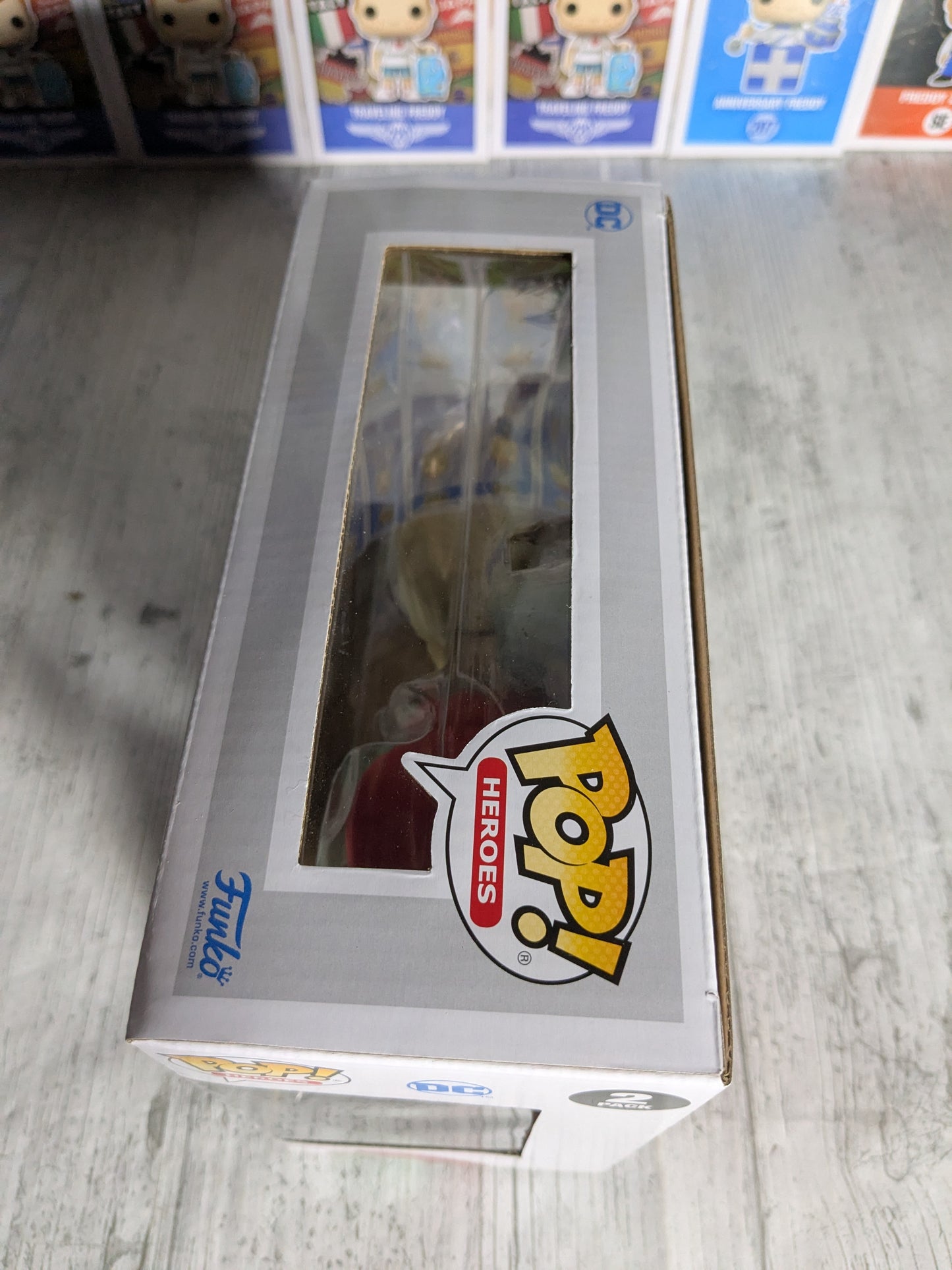 Funko pop : Harley Quinn & Poison Ivy (EEE)