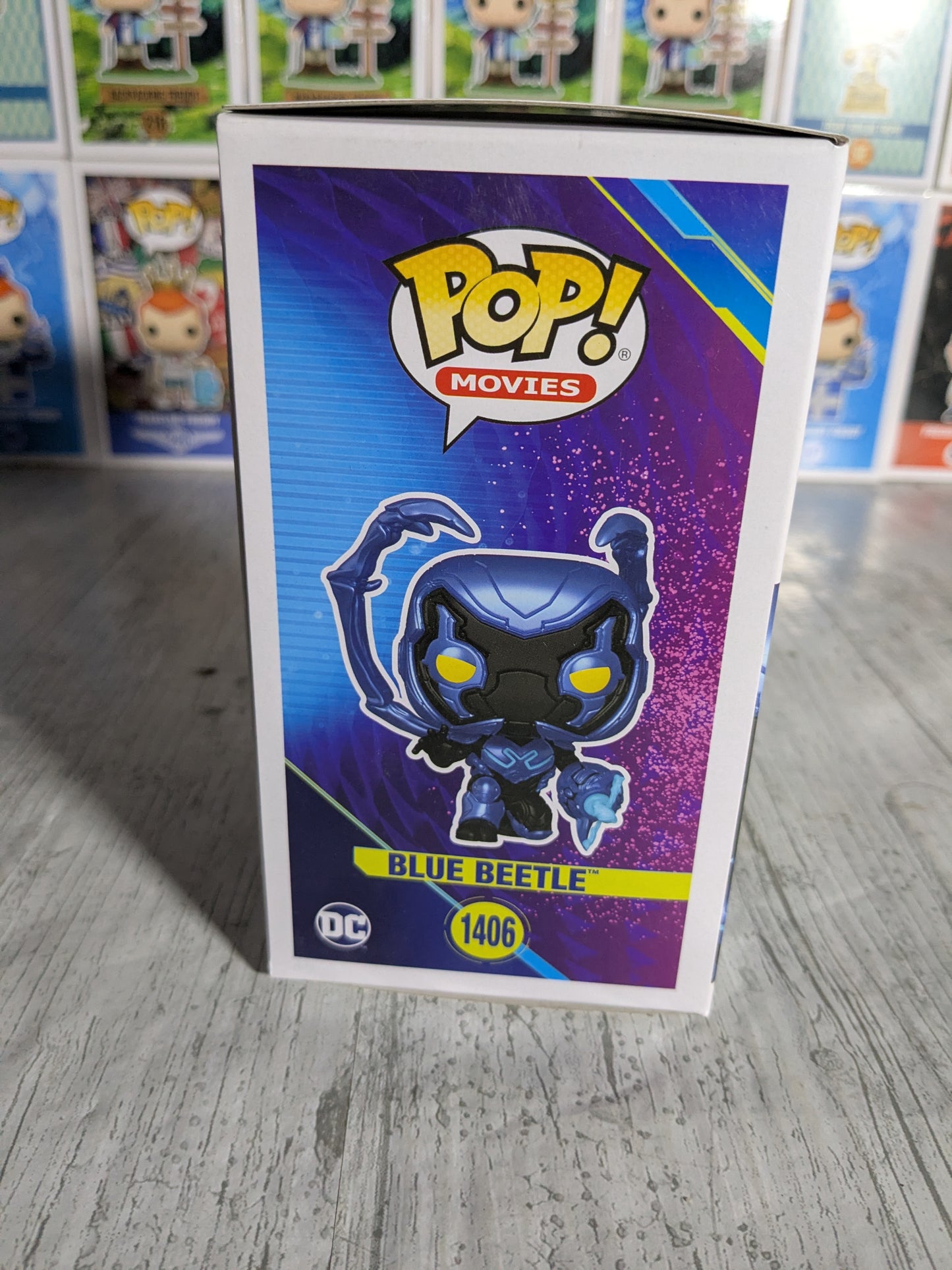 Funko pop 1406 : Blue Beetle (Glow)